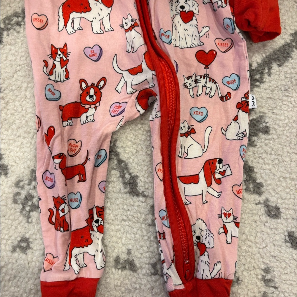 Little Sleepies Zippy in Pink Furever Valentines Print - Picture 2 of 4